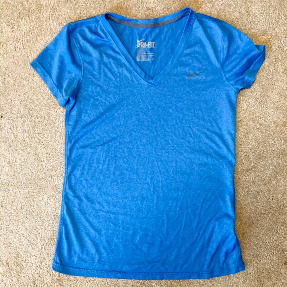 Nike Dri-Fjt Women’s Tee — size Medium